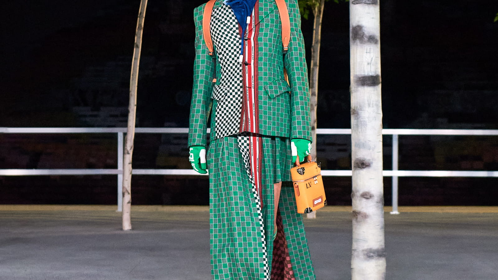 Look 11