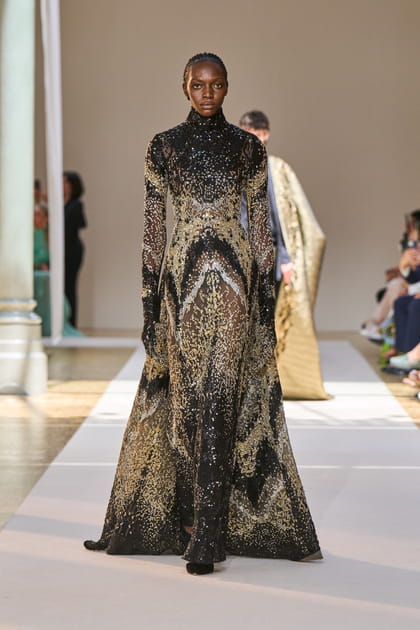 Look 34&nbsp;du d&eacute;fil&eacute; Elie Saab