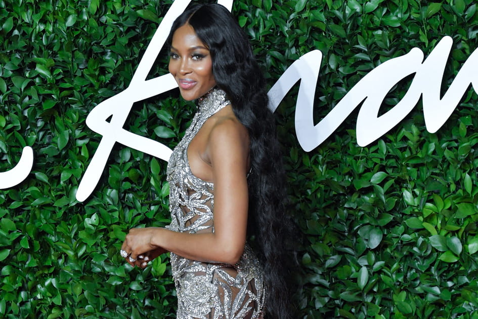 Les cheveux longs de Naomi Campbell