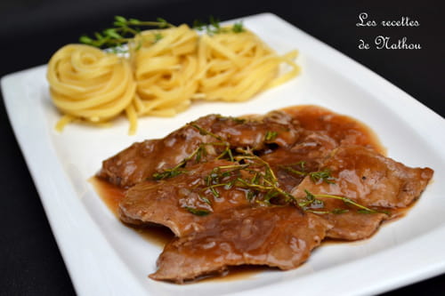 Escalopes de veau, sauce au vin Marsala, échalote et thym