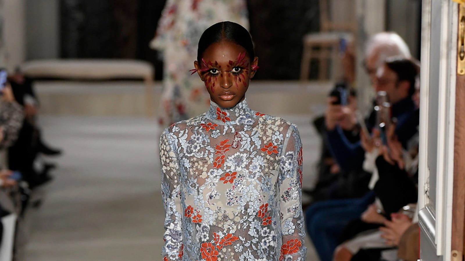 Look 30