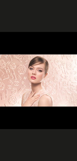 Maquillage&nbsp;: rouge &agrave; l&egrave;vres corail ros&eacute;