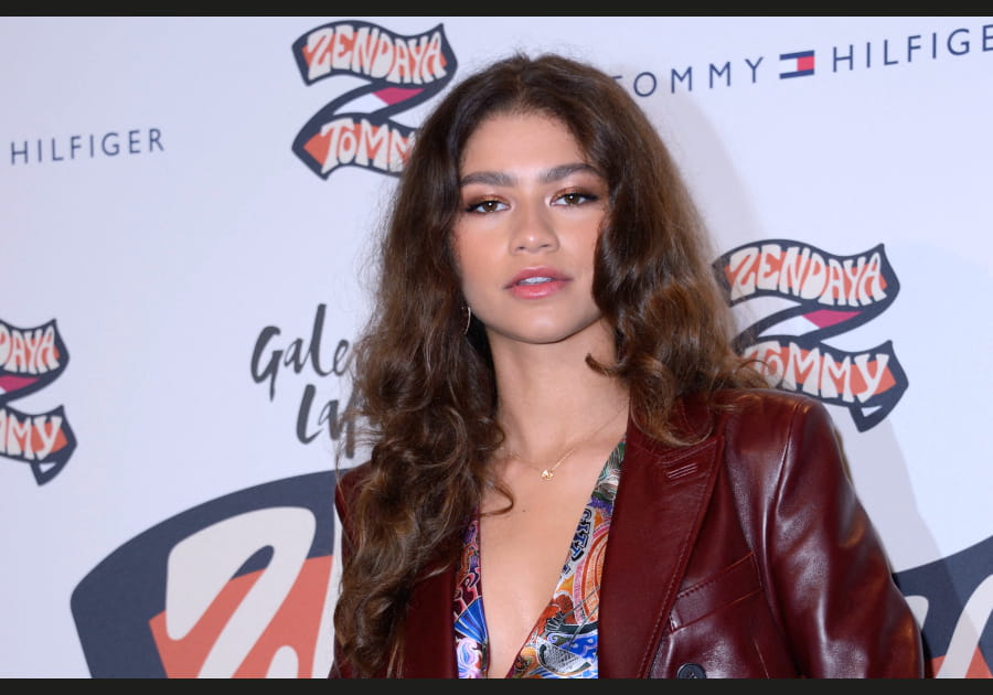 Les cheveux boucl&eacute;s de Zendaya