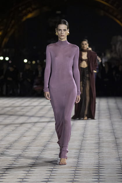 Look 30&nbsp;du d&eacute;fil&eacute; Saint Laurent