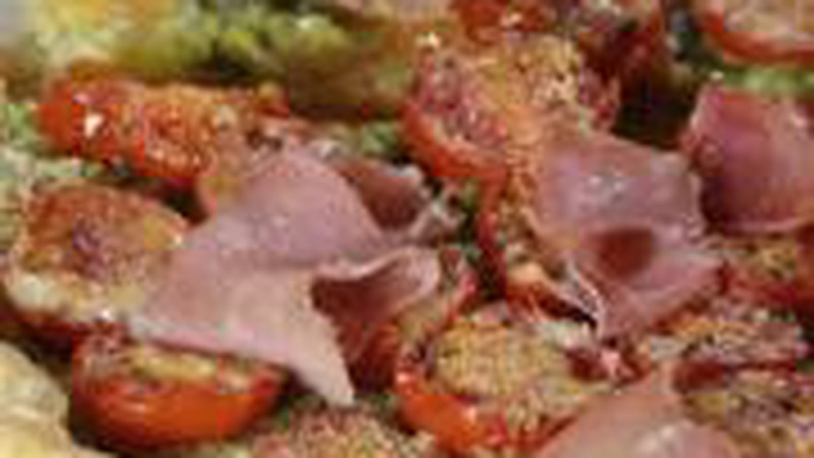 Tarte aux tomates cerises, pesto et jambon serrano