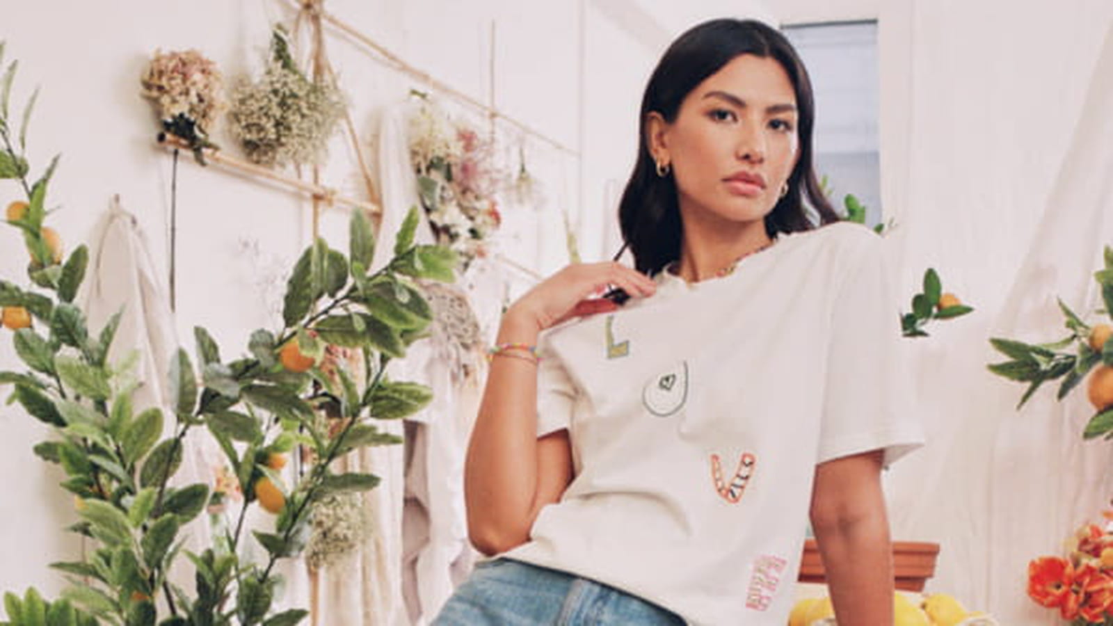 Ces 56 T-shirts vont avec toute notre garde-robe (on les adore)
