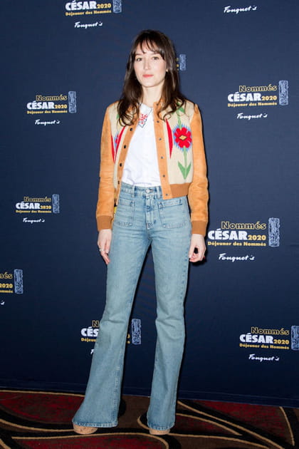 Ana&iuml;s Demoustier en veste camel