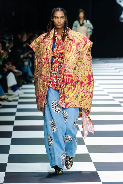 D&eacute;fil&eacute; Matty Bovan printemps-&eacute;t&eacute; 2023