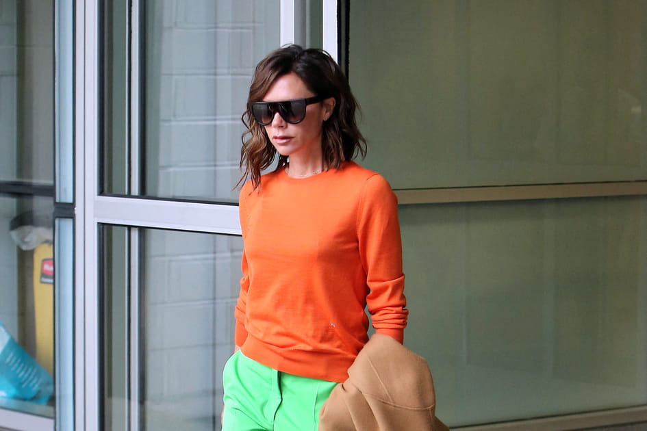 Victoria Beckham, f&eacute;minine avec son carr&eacute; wavy