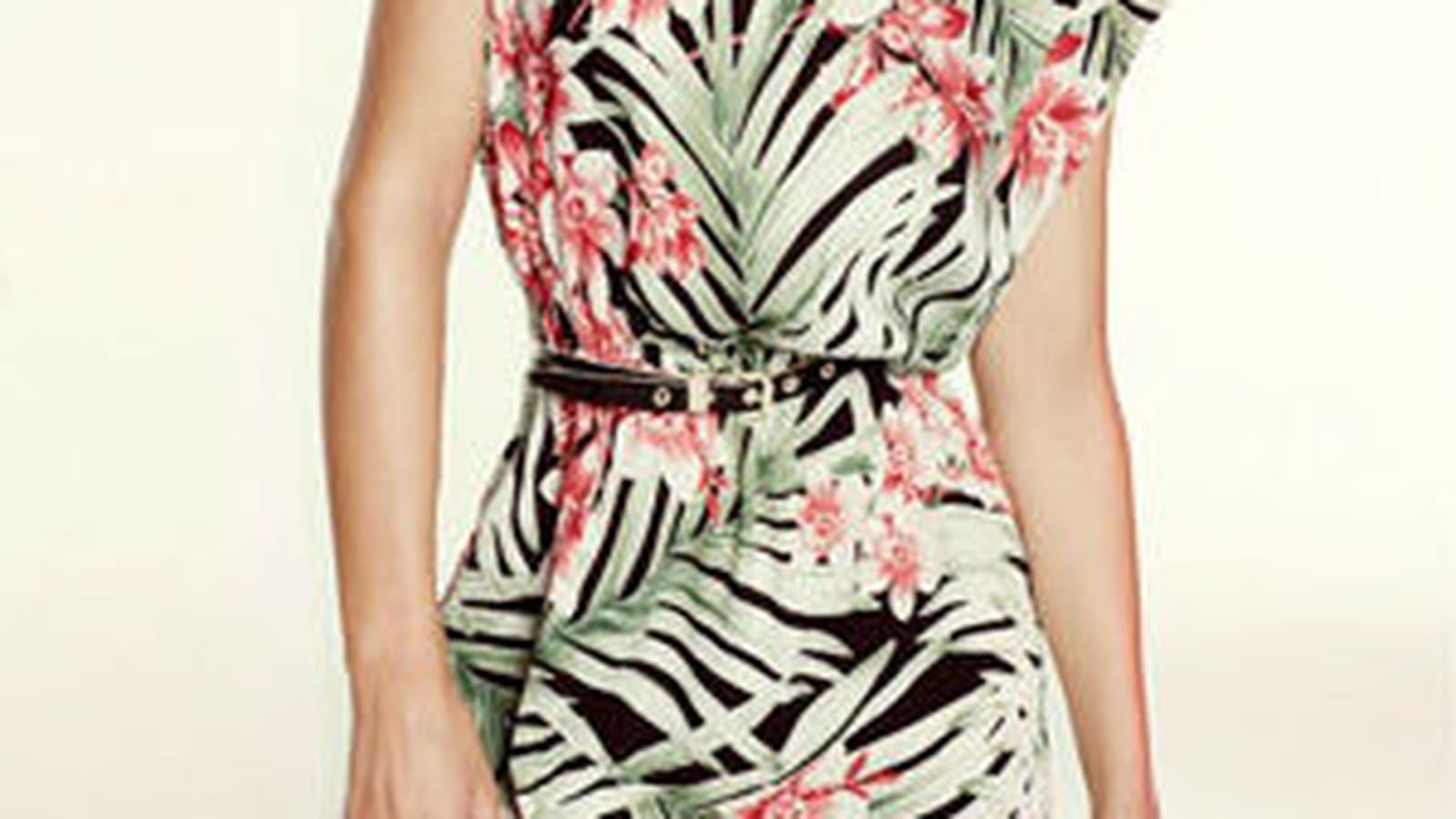 Robe imprimée feuilles et hibiscus de Mango