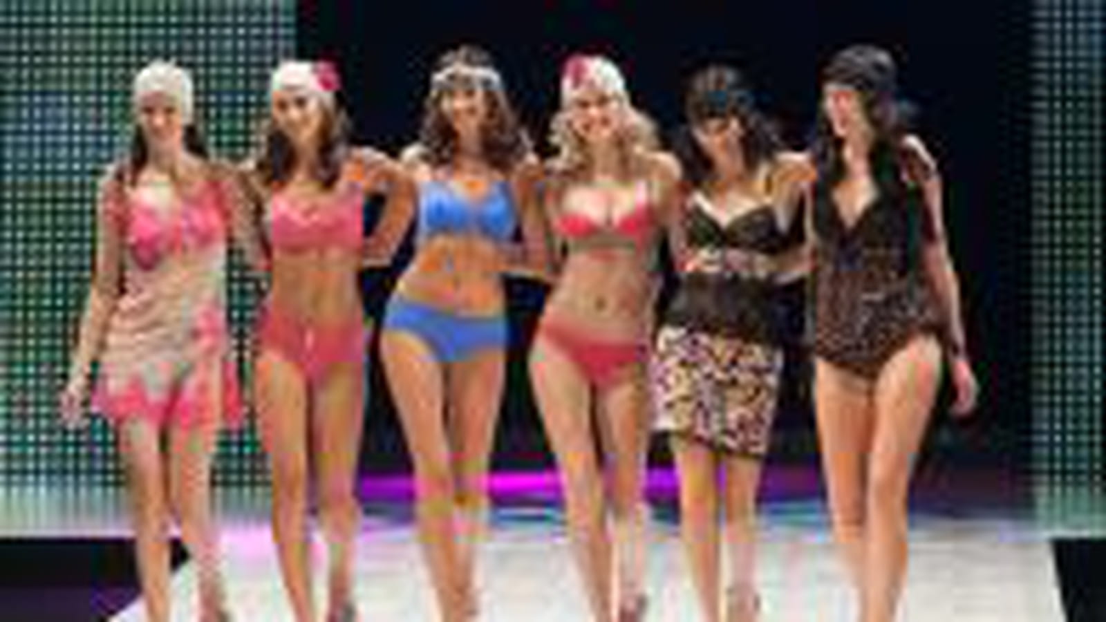 Défilé lingerie Mode City printemps-été 2012