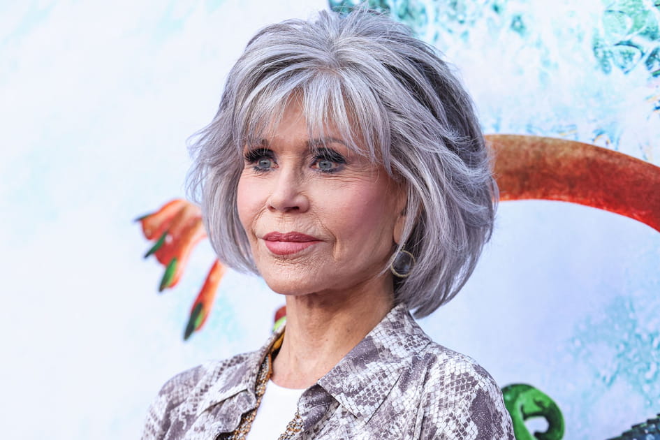Jane Fonda, affim&eacute;e avec ses cheveux blancs