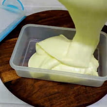 Glace onctueuse aux fruits confits et à la crème anglaise : Etape 3