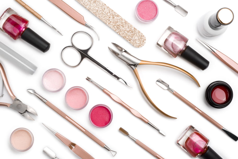 Matériel de manucure : accessoires et produits pour de jolis ongles