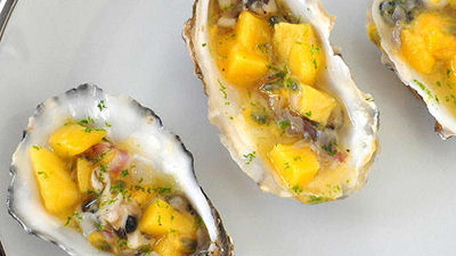 Tartare d’huîtres, mangue et passion
