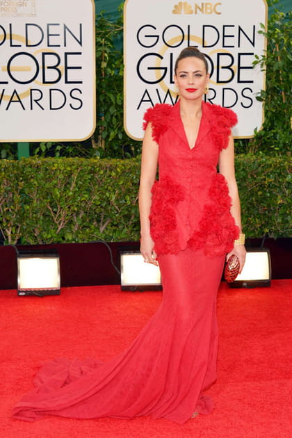Bérénice Bejo en robe longue rouge à froufrous Giambattista Valli