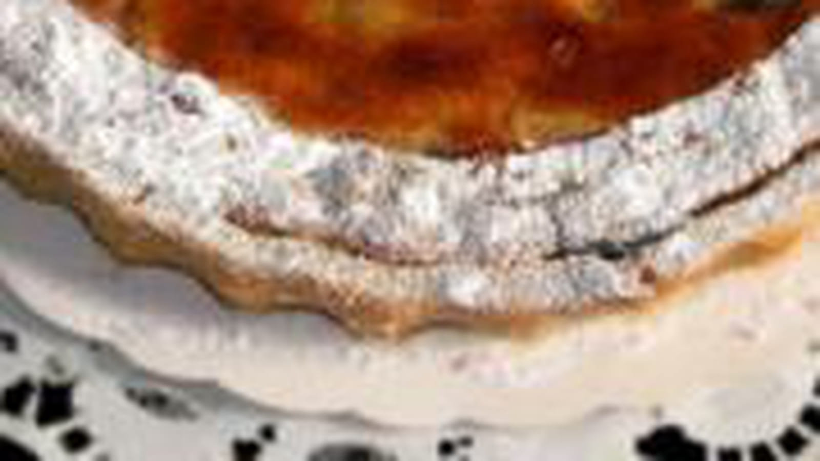 Tarte amandine, pommes, raisins secs, orange