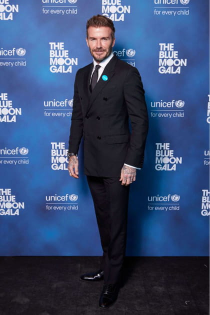 David Beckham en costume noir et cravate