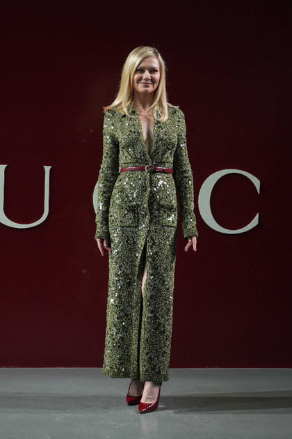 Kirsten Dunst en longue robe &agrave; strass