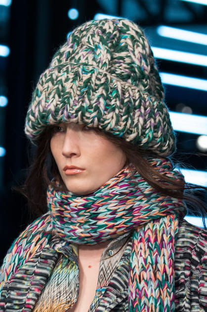 Le bonnet en laine XXL du d&eacute;fil&eacute; Missoni