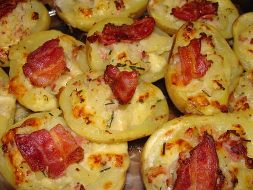 Pommes de terre farcies au cantal et pancetta