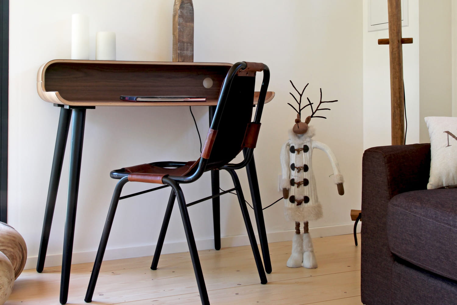 Aménager un coin bureau dans le salon