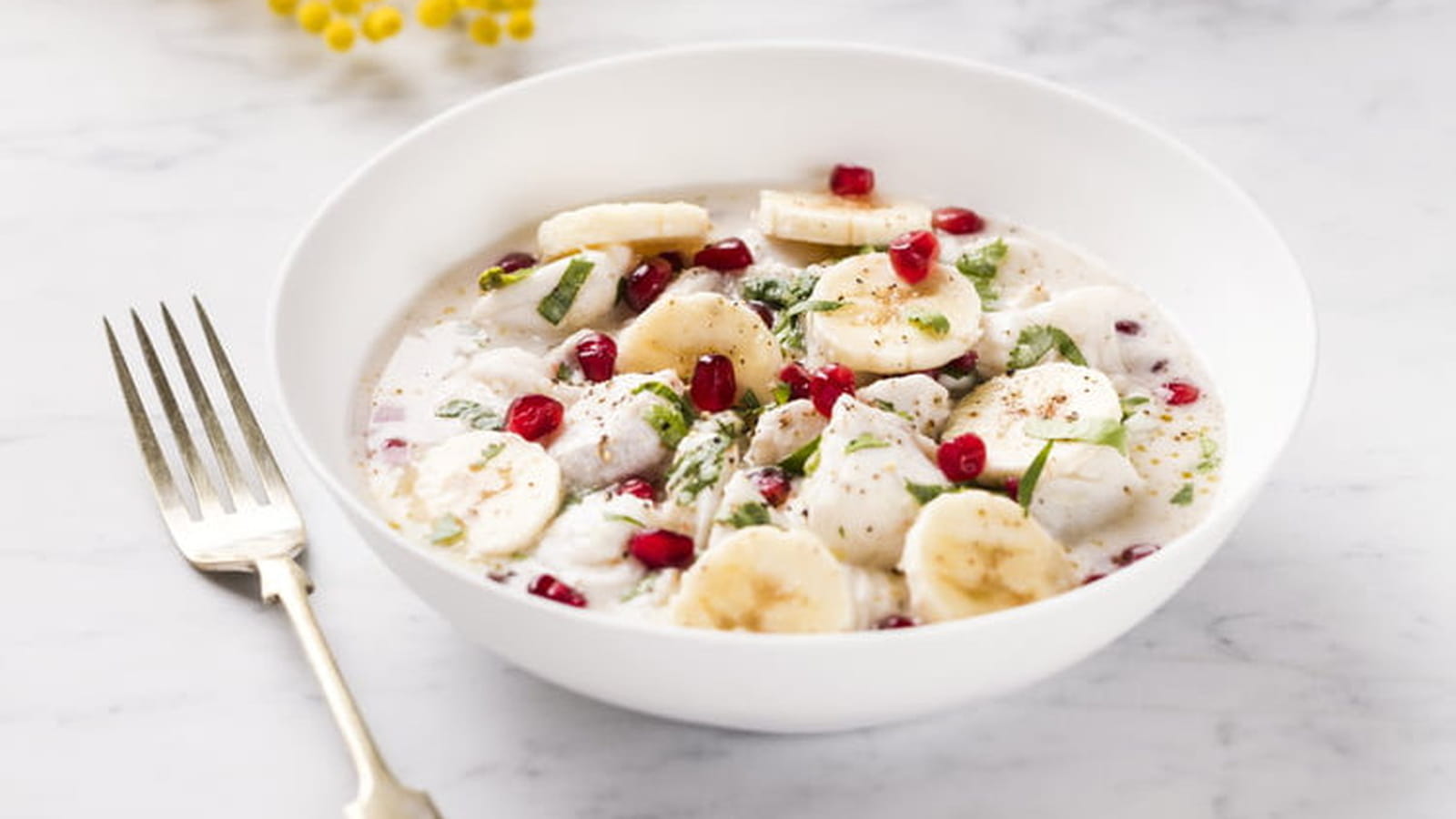 Ceviche de cabillaud au lait de coco, à la banane et à la grenade