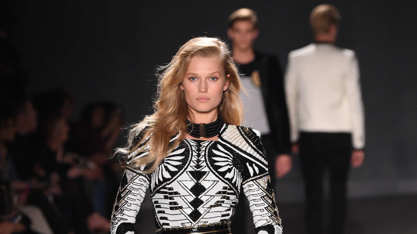 Silhouette du défilé H&M X Balmain
