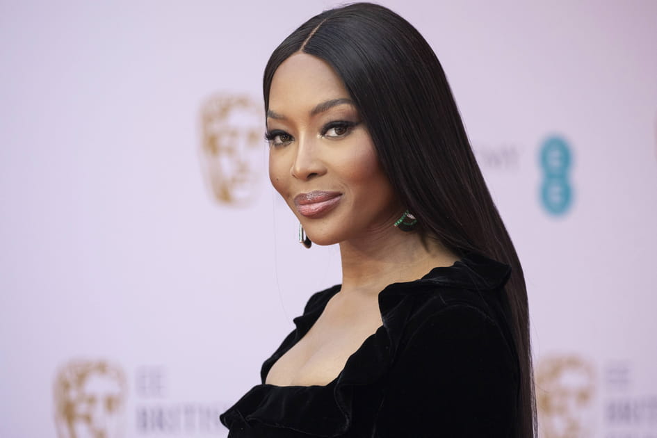 Le point de lumi&egrave;re dor&eacute; dans le regard de Naomi Campbell