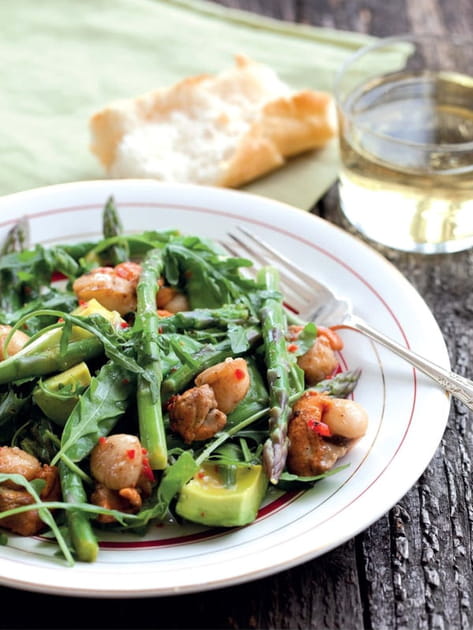 Salade d'asperges aux pois gourmands et aux saint-jacques