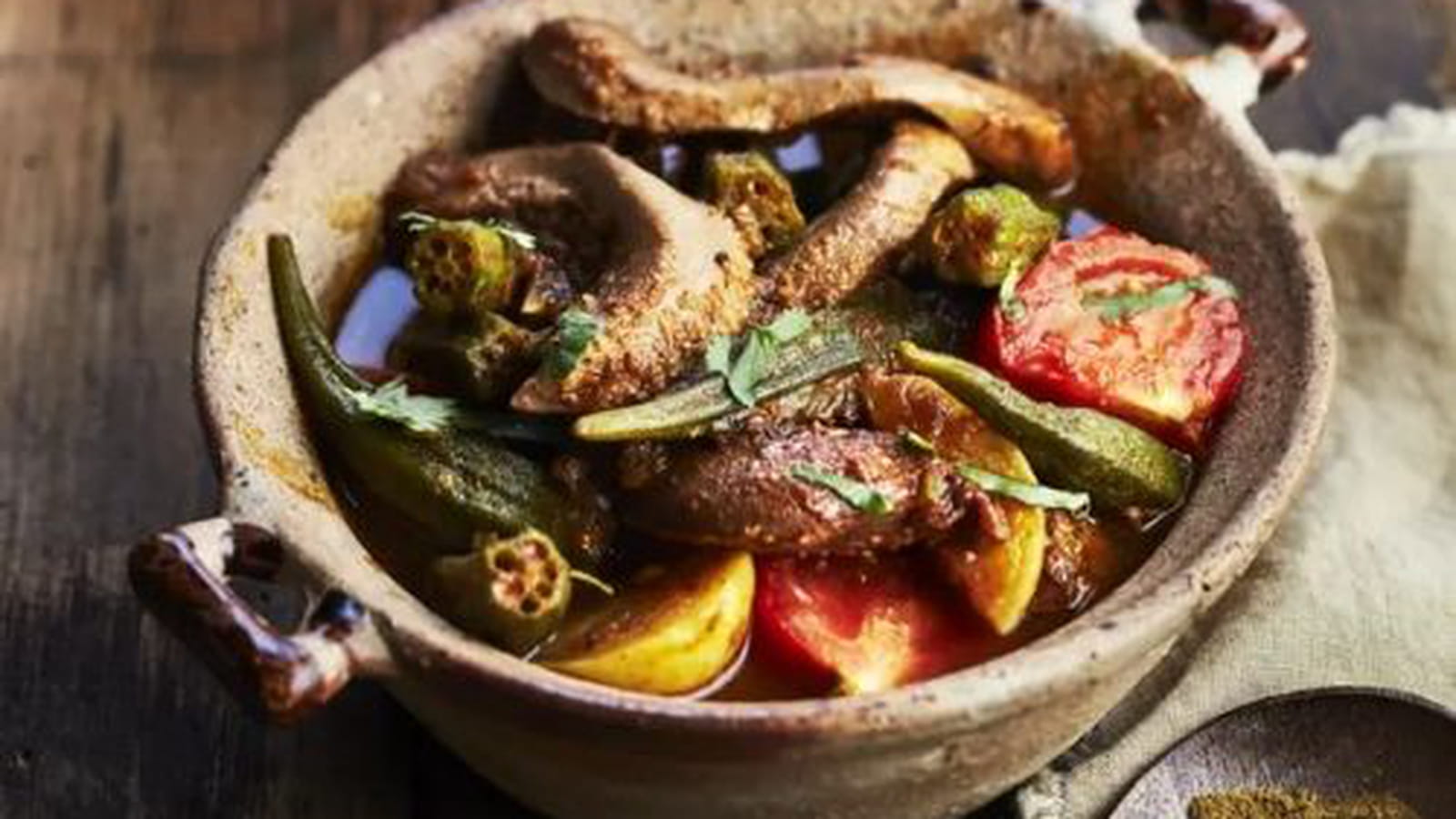 Tajine de langues d’agneau aux gombos et citrons confits