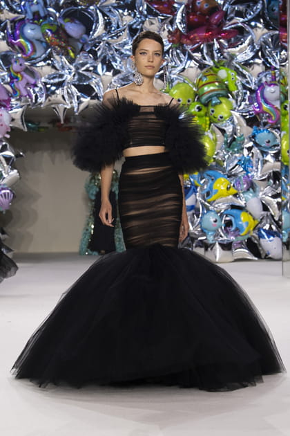 Look 34&nbsp;du d&eacute;fil&eacute; Giambattista Valli