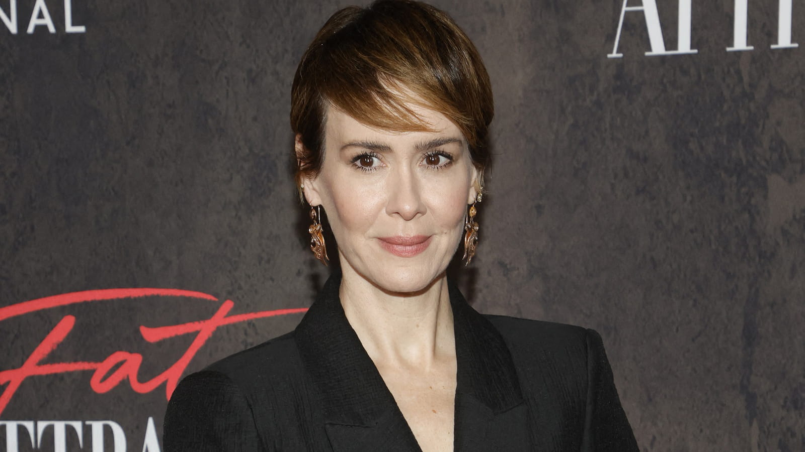 Sarah Paulson, brune