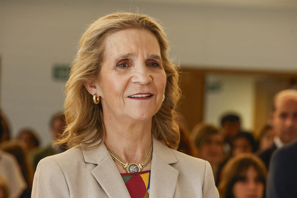 Elena de Borb&oacute;n y Grecia, Infante d'Espagne