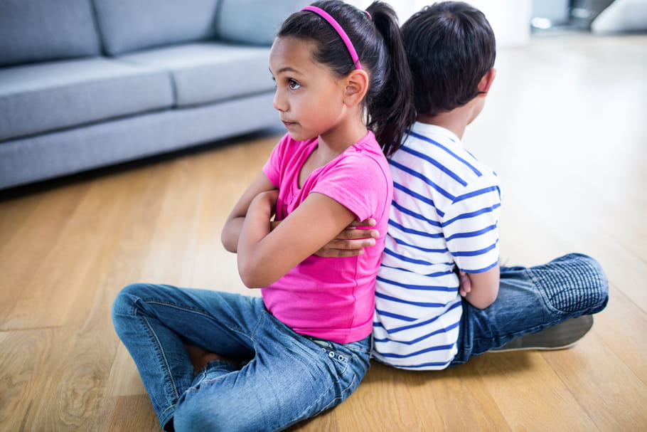 Frères et soeurs : 10 trucs pour qu'ils arrêtent de se disputer