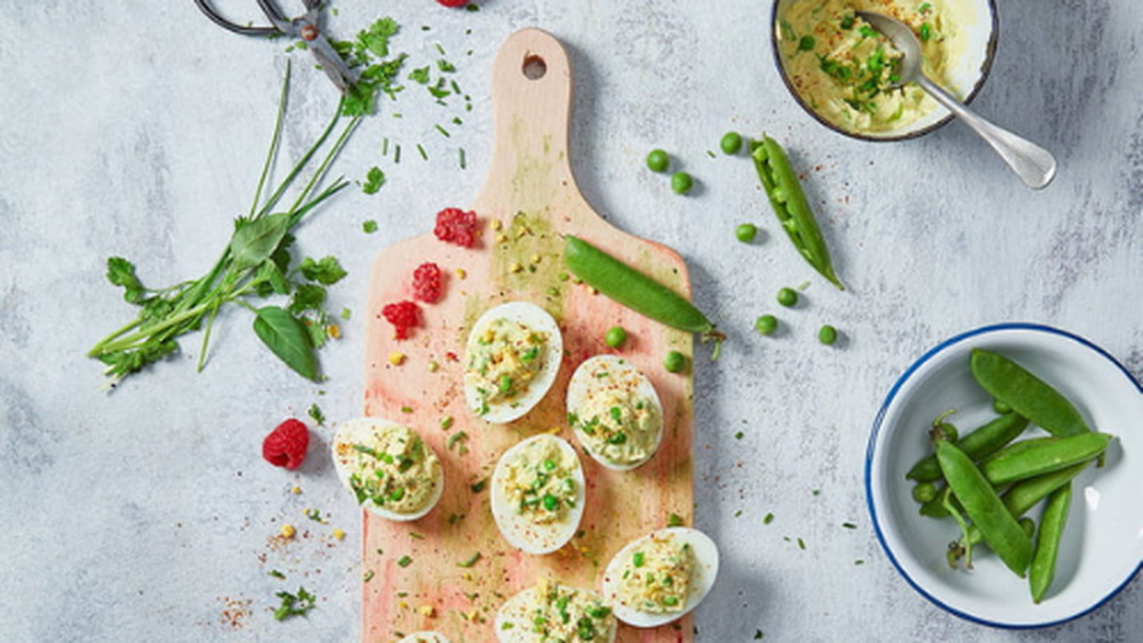 Œufs mimosa au St Môret® Léger et petits pois