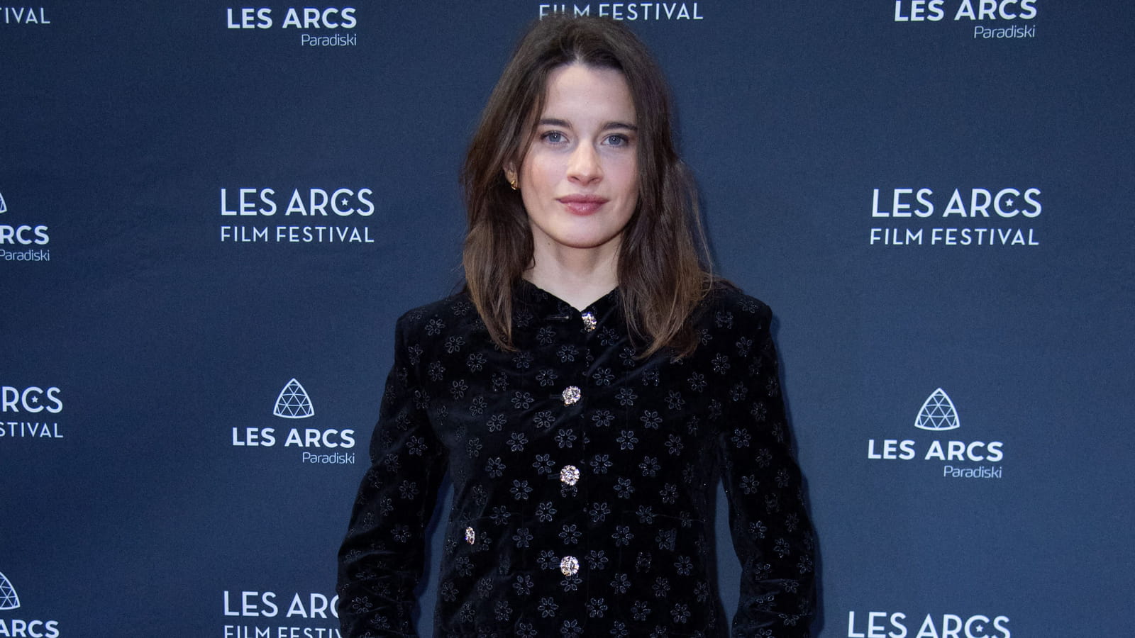 Rebecca Marder, l'étoile montante du cinéma français en 20 looks élégants