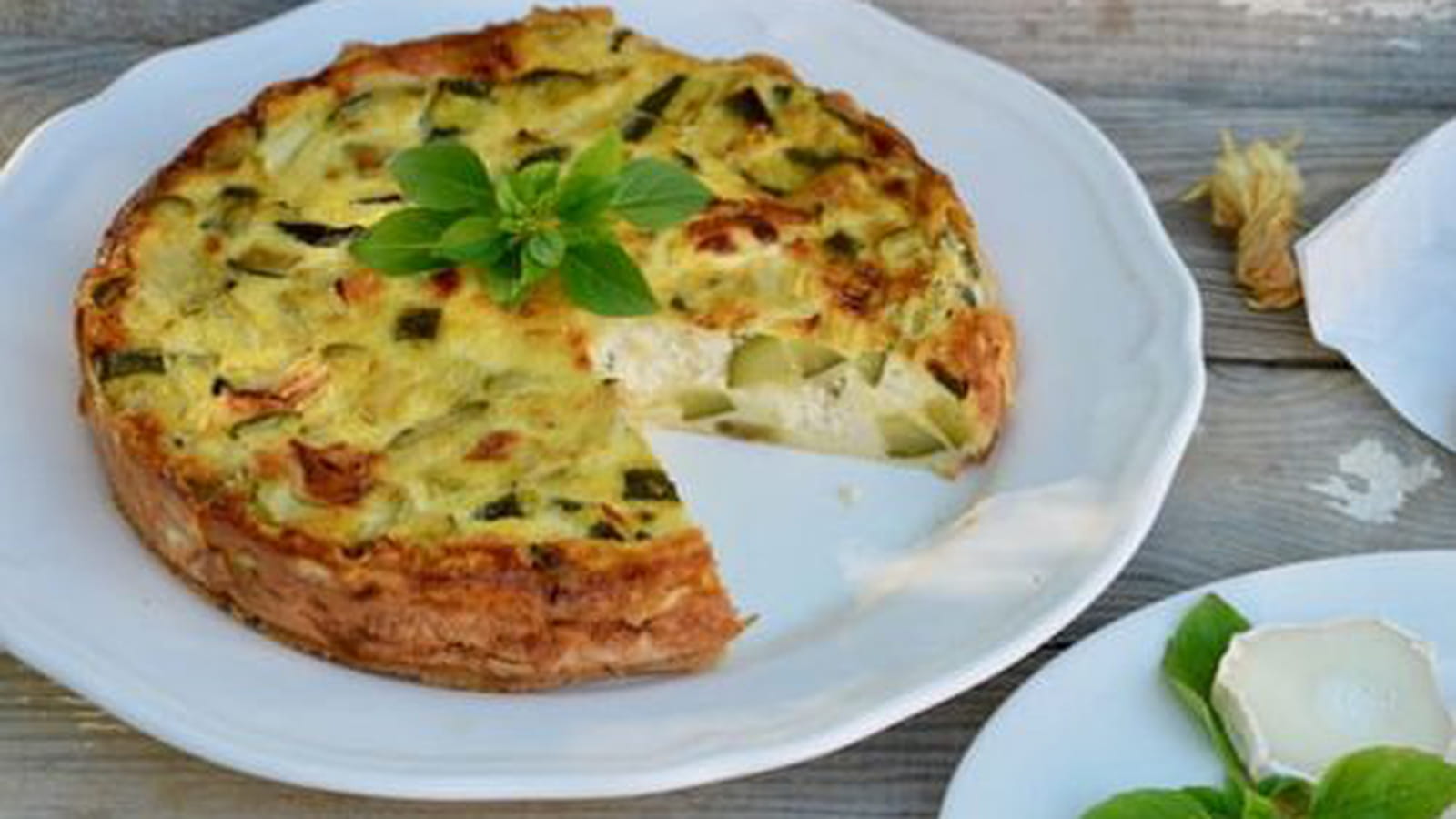 Clafoutis courgettes, chèvre et basilic