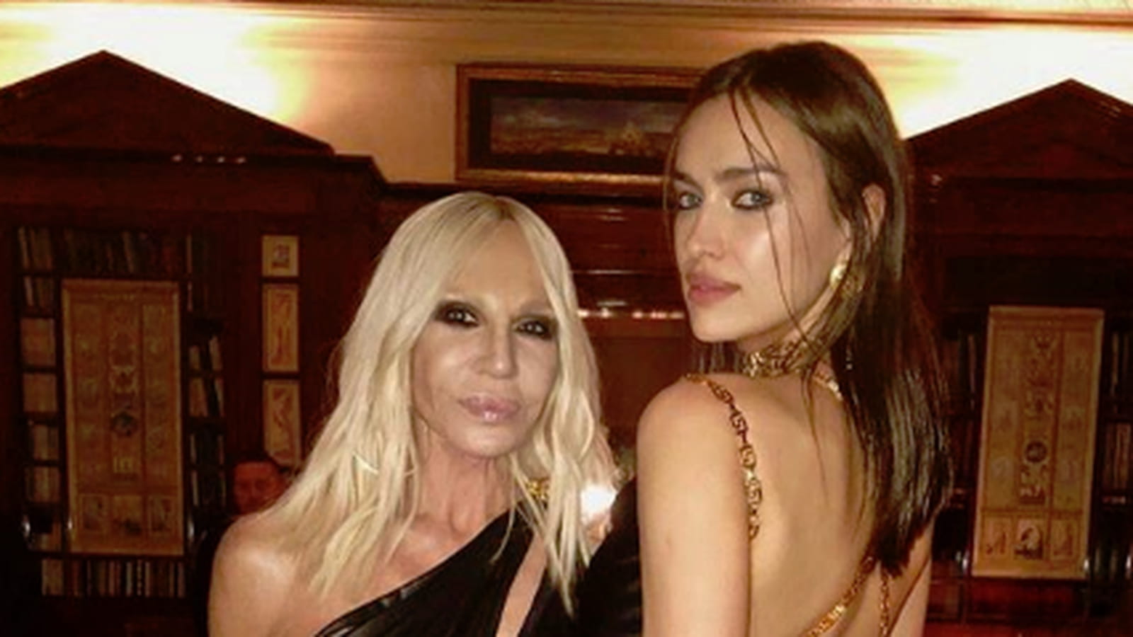 Irina Shayk et Donatella Versace
