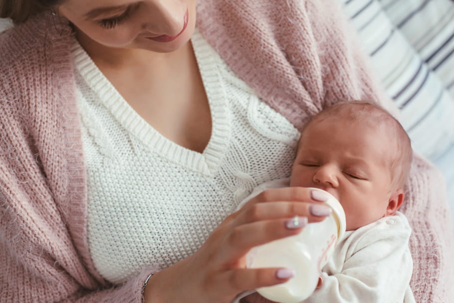 Allaitement mixte : quels avantages, comment s'y prendre ?