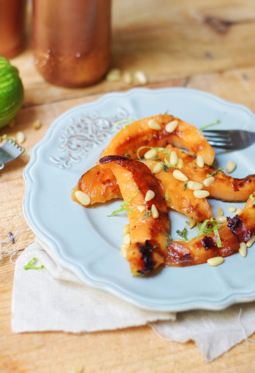 Melon grillé aux pignons de pin et vinaigre balsamique