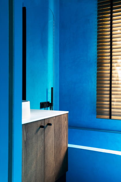 Apr&egrave;s&nbsp;: une salle de bains toute en bleu