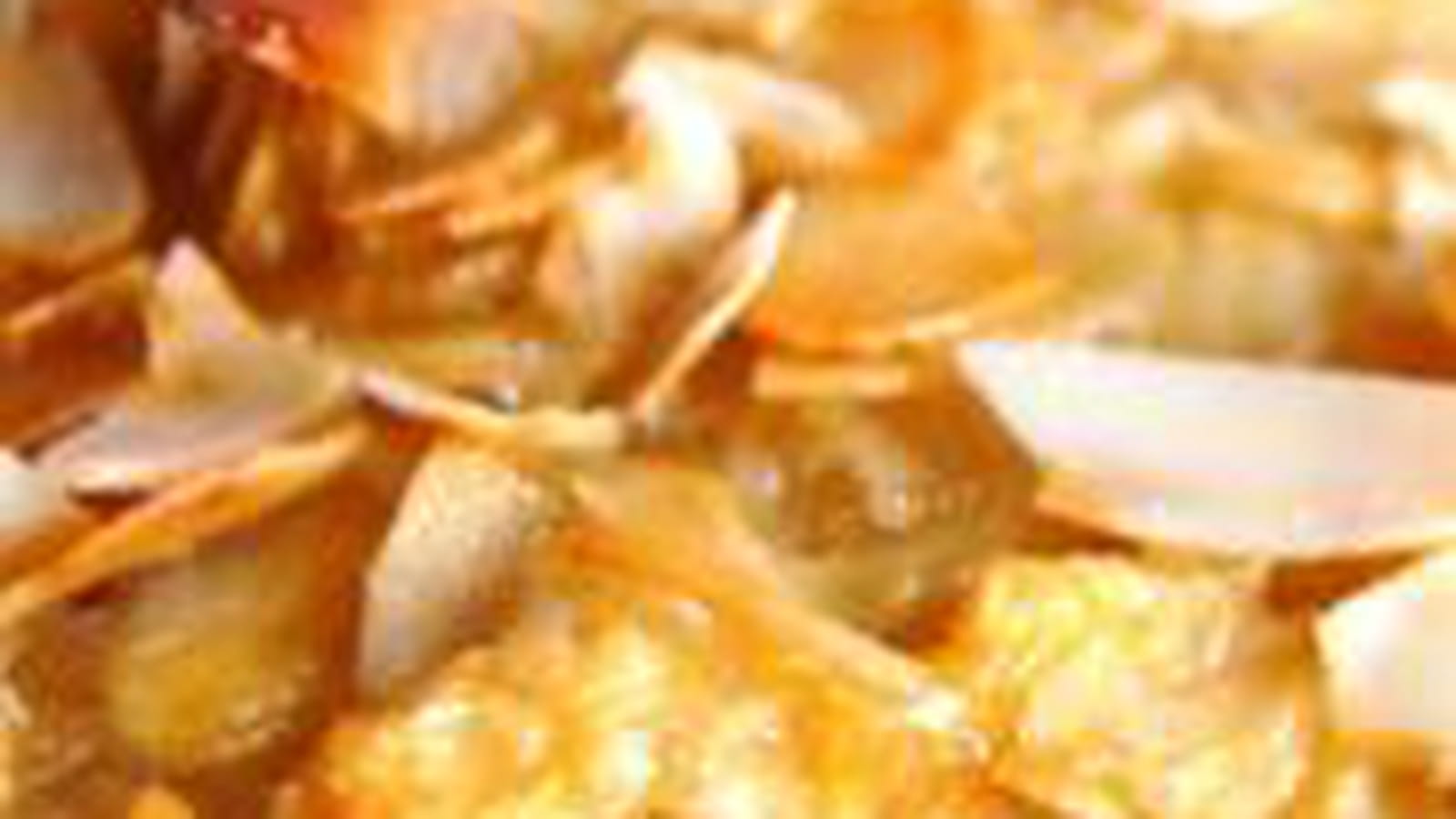 Tartelettes aux pêches, miel et amandes