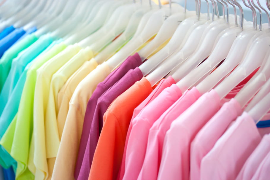 Quelles couleurs porter pour se mettre en valeur ? Guide de la colorimétrie