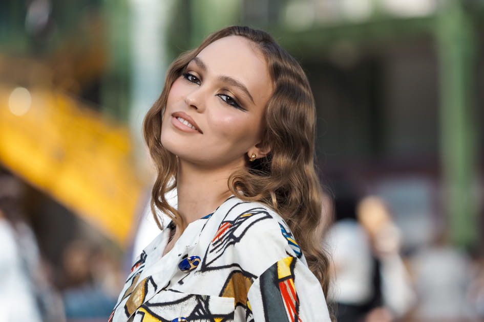 Top&nbsp;: Lily-Rose Depp et ses cheveux crant&eacute;s