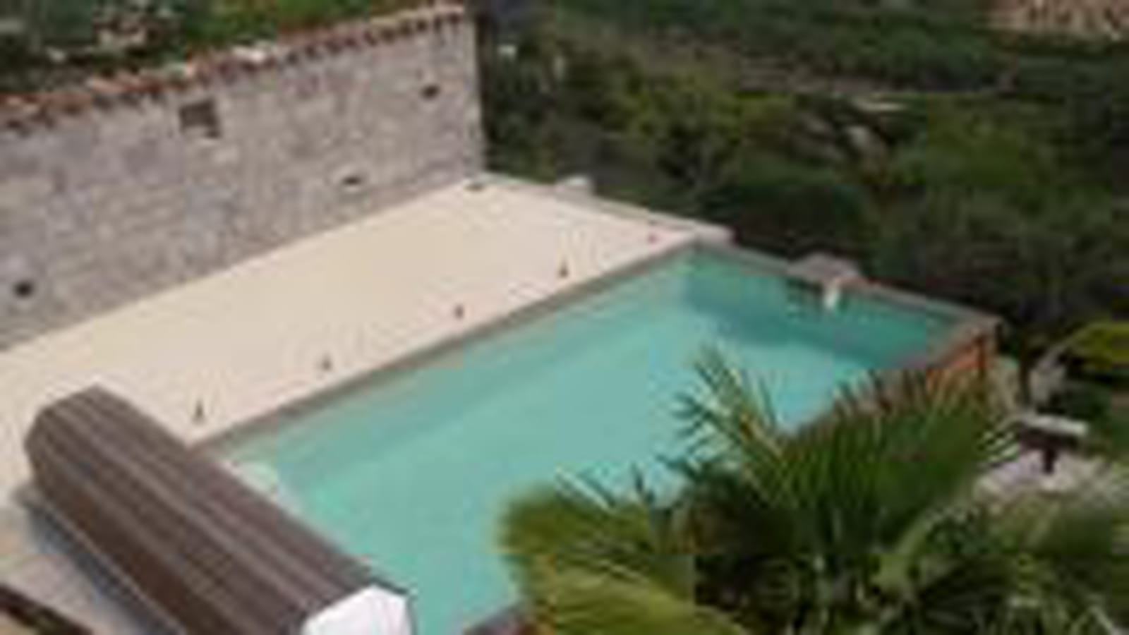 Piscine hors sol : Or