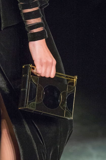 La minaudi&egrave;re g&eacute;om&eacute;trique du d&eacute;fil&eacute; Naeem Khan