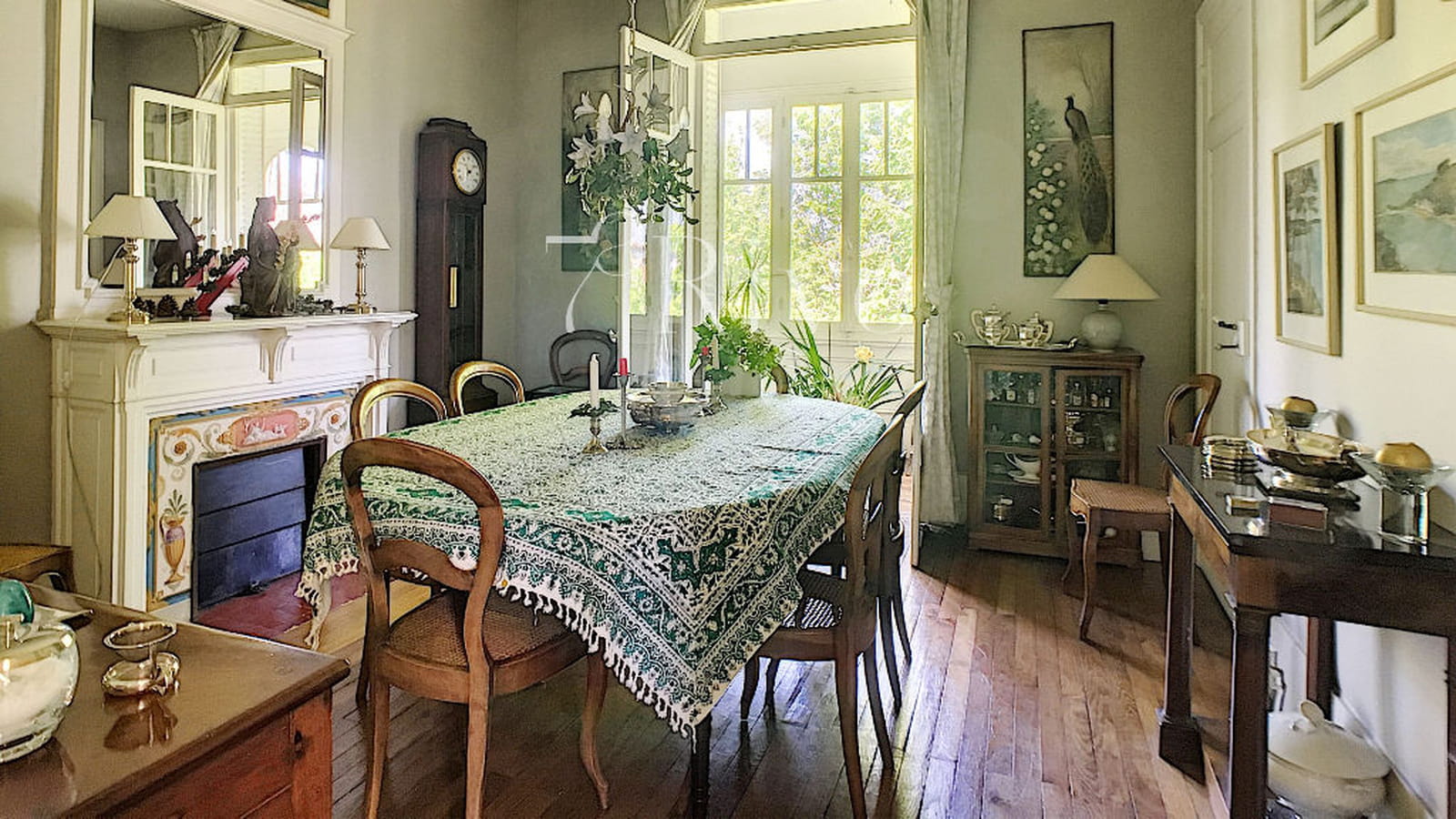 Salle à manger avant 