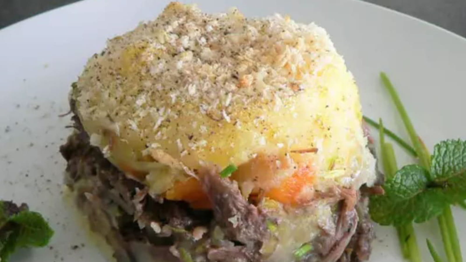 Hachis parmentier à la viande et légumes de pot au feu