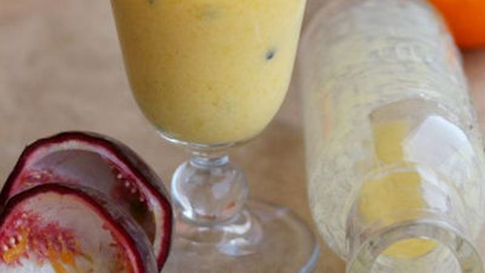 Smoothie fruit de la passion et mangue